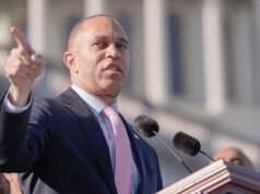 La Cámara vota para poner fin al cierre más largo en la historia de EE.UU. y envía el proyecto de ley al escritorio de Trump