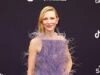 Cate Blanchett sorprende con un espectacular vestido de plumas lila mientras se une a las elegantes Naomi Campbell y Heidi Klum para los premios Bambi en Munich.