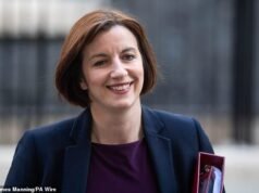 El DfE es considerado “sordo” por publicar una disculpa en broma en las redes sociales alardeando de los logros del Partido Laborista en las escuelas.