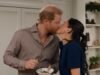 Meghan Markle revela los preparativos festivos para Archie y Lilibet, besa a Harry y se entusiasma en el deslumbrante tráiler de su serie navideña de Netflix