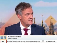 La gente está abandonando Gran Bretaña en masa, nos enfrentamos a una “emergencia de crecimiento” y la bonanza fiscal laborista está expulsando la riqueza de Gran Bretaña, admite el Secretario de Negocios.