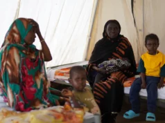 Supervivientes heridos y desnutridos huyen de Al-Fashir en Sudán