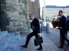 Déficit de 78.000 millones de dólares, recortes de servicios públicos y nuevas medidas fiscales: aspectos destacados del presupuesto 2025