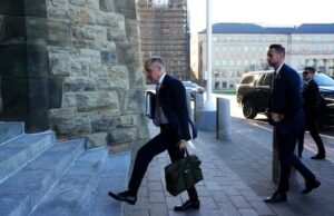 Déficit de 78.000 millones de dólares, recortes de servicios públicos y nuevas medidas fiscales: aspectos destacados del presupuesto 2025