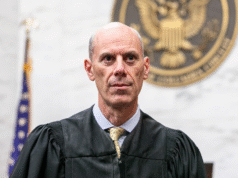 Boasberg planea avanzar rápidamente en la investigación por desacato a Trump y buscar testimonio del Departamento de Justicia