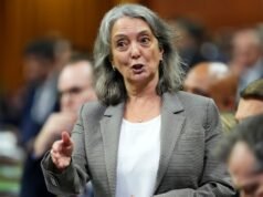 El ministro de Medio Ambiente cuestiona las afirmaciones de Guilbilt de que Canadá está recortando las políticas climáticas.