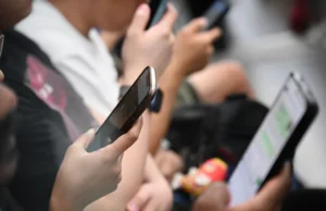 El Parlamento de Singapur aprobó el proyecto de ley de indemnización por daños en línea tras más de ocho horas de debate