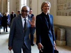 El Papa recibe a estrellas de Hollywood en el Vaticano y lamenta la disminución de la asistencia al cine