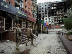 Rusia dice que las tropas ucranianas en Pokorovsk y Kupyansk deberían rendirse para salvarse