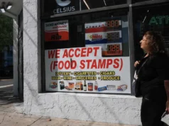 Millones de estadounidenses recibirán menos ayuda alimentaria durante el cierre del gobierno: administración Trump