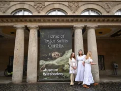 ¿Listo para ello? Swift acude en masa al museo alemán para ver el cuadro de Ofelia