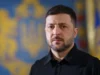 Escándalos de fraude sacuden a Ucrania mientras Zelensky sanciona a su cómplice