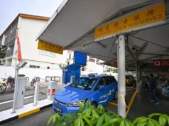 Los revendedores de JB-Singapur están de vuelta en Larkin Central