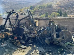 Un ataque israelí a una aldea en el sur de Siria mató a 13 personas, informaron los medios estatales sirios.