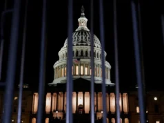 Los cierres, Obamacare y el riesgo de negociar políticas ganan una crisis