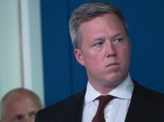 El secretario del ejército Dan Driscoll llega a Kyiv para las conversaciones de paz entre Rusia y Ucrania