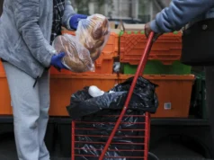 La administración Trump ha pedido a los estados que deshagan las medidas para financiar los beneficios de asistencia alimentaria.