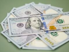 El dólar abre con los inversores a la espera del POEM y los datos de EE.UU.