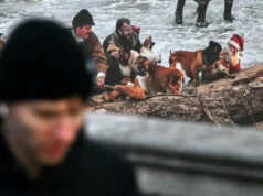 ‘Fe de mendigo’: londinenses conmocionados por un extraño mural navideño