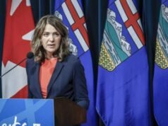 El primer ministro de Alberta apoya los nuevos proyectos importantes, dice que la negociación del oleoducto está en curso