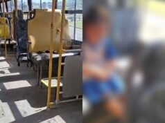 Estudiante olvidado en autobús escolar en Sao Cristovao