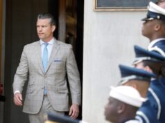 Senadores republicanos y demócratas critican comunicación del Pentágono