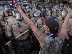 Moody toma medidas para proteger a los agentes federales de inmigración con un nuevo proyecto de ley de sanciones