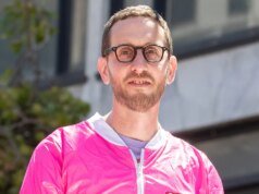 Scott Wiener enfrenta preguntas sobre la seguridad de las mujeres en los espacios femeninos