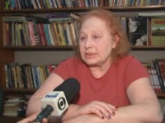 Ancianas en el teatro celebran con Itapetininga tras ganar el premio