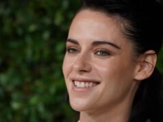 Kristen Stewart insta a la solidaridad y la honestidad en un emotivo discurso de apertura en el almuerzo de mujeres de la Academia