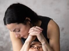 Cómo perder 3 kilos en 20 días, eliminar la inflamación que causa enfermedades, mejorar la salud con hierbas y lucir años más joven, revelado por el gurú de la longevidad, el Dr. Ash Kapoor, quien dice que su programa de 90 días agrega décadas a su vida