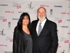 Los certificados de defunción de Rob y Michele Reiner revelan nuevos detalles sobre brutales asesinatos con cuchillo mientras se incineran los cuerpos de una pareja de Hollywood.