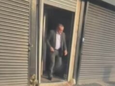 El gobernador de una prisión afectada por un escándalo es despedido después de que lo filmaran saliendo de un burdel