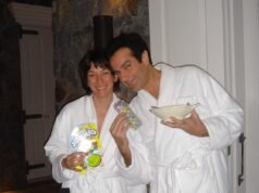 Jeffrey Epstein regaló entradas para los backstage de los espectáculos de David Copperfield a sus hijas menores de edad, mientras el mago se involucra más en el caso del pedófilo