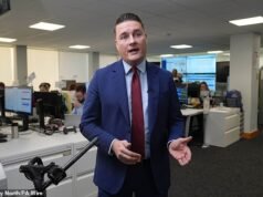 Wes Streeting “sólo respalda la retirada del Brexit para ayudar a derrocar a Starmer”, ya que una encuesta muestra que el 80% de los votantes laboristas apoyan la reincorporación a la unión aduanera.