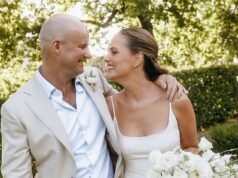 La estrella del críquet Andrew Strauss, de 48 años, se casa con un ejecutivo de relaciones públicas 18 años menor que él, siete años después de la muerte de su esposa Ruth por cáncer de pulmón.