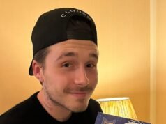 Navidades de Beckham contra Peltz: cómo Brooklyn está cambiando las tradiciones clásicas por Hanukkah en el complejo estadounidense de sus suegros, mientras su clan se limita a combinar pijamas, Santa y la famosa cena asada de David