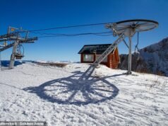 Turista asesinado junto a su esposa en el horror del telesilla: una silla se desliza 230 pies hacia atrás por el cable y se estrella contra el asiento detrás de ellos, dejando a las víctimas atrapadas durante horas
