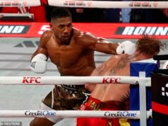 Anthony Joshua es el soltero más codiciado de Gran Bretaña, pero no puede encontrar el amor: el boxeador soltero, de 36 años, ganó £ 70 millones por la pelea con Jake Paul, y cualquier interés amoroso debe impresionar a la madre con la que todavía vive y estar listo para tener SEIS hijos.