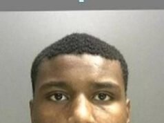 El rapero que fue apuñalado 20 veces en una disputa entre pandillas rivales que provocó un asesinato por venganza es deportado del Reino Unido a Jamaica