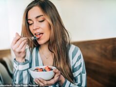 Dietista revela la hora exacta a la que hay que desayunar para bajar el colesterol