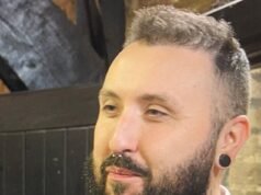 El padre muere momentos después de participar en el ‘increíble’ homenaje al colegial de 14 años que falleció con una enfermedad de la neurona motora