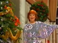 Un clip navideño vintage de 1983 de Cilla Black cantando All Night Long con una futura estrella de EastEnders hace que los fanáticos se derrumben, pero ¿quién es el chico que baila con los pantalones verdes?