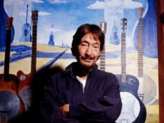 Los fanáticos de Chris Rea conmovieron hasta las lágrimas por el conmovedor homenaje al aire de la BBC al cantante de Driving Home for Christmas tras su muerte a los 74 años.