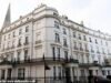 A un empresario ruso se le ordenó remodelar al estilo de un hotel su villa victoriana de £ 2 millones en el oeste de Londres después de derribar los accesorios originales sin permiso de planificación.