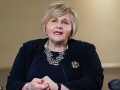 La partera que lidera la mayor investigación sobre fallas de maternidad en la historia del NHS cobra a los contribuyentes hasta £26,000 al mes