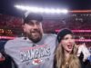 Travis Kelce revela el mejor regalo que le compró a Taylor Swift mientras la estrella de los Chiefs se prepara para el juego del día de Navidad