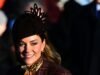 El príncipe William, la princesa Kate, el rey Carlos y la reina Camilla encabezan a Beatriz, Eugenia y otros miembros de la realeza para el servicio religioso del día de Navidad en Sandringham, mientras los padres Andrew Mountbatten-Windsor y Sarah Ferguson se mantienen alejados.
