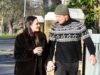 Holly Ramsay y Adam Peaty se toman de la mano para unirse a su familia en un paseo por la mañana de Navidad mientras su madre y su padre, separados, salen solos dos días antes de su gran boda.