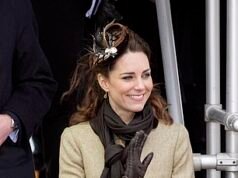 Charlotte canalizó a Kate durante la Navidad en Sandringham, mientras la joven miembro de la realeza recreaba uno de los looks más icónicos de su madre en un dulce homenaje.